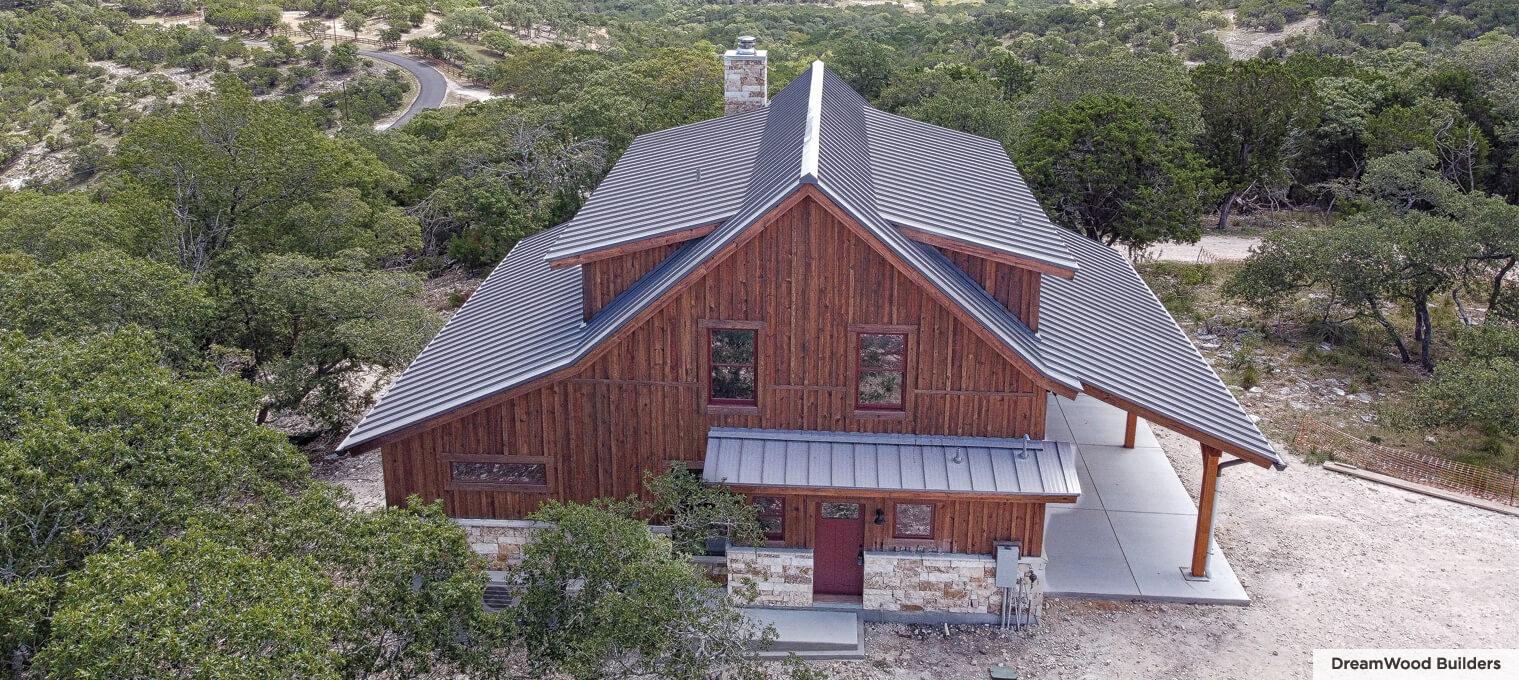 timber frame home Charming Farmhouse10
